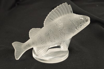 Lot 28 - A RENE LALIQUE 'PERCHE' CLEAR GLASS AND FROSTED CAR MASCOT