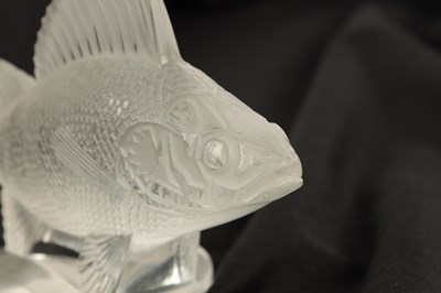 Lot 28 - A RENE LALIQUE 'PERCHE' CLEAR GLASS AND FROSTED CAR MASCOT