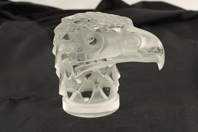 Lot 29 - A RENE LALIQUE 'TETE D'AIGLE' CLEAR AND FROSTED GLASS CAR MASCOT