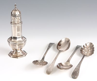 Lot 302 - A SELECTION OF SILVER comprising of a silver...