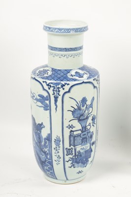 Lot 95 - A 19TH CENTURY BLUE AND WHITE CHINESE VASE