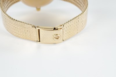 Lot A 9CT GOLD OMEGA CONSTELLATION GENTLEMAN'S QUARTZ WRISTWATCH ON A MILANESE STYLE BRACELET WITH LADDER CLASP