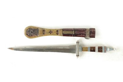 Lot 133 - AN EARLY 20TH CENTURY TUAREG DAGGER