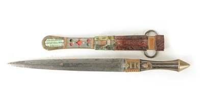 Lot 132 - AN EARLY 20TH CENTURY TUAREG DAGGER