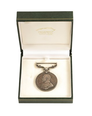 Lot 138 - A RARE BRITISH GEORGE V 1919-1930 SOLID SILVER MEDAL FOR BRAVERY CIRCA 1916.