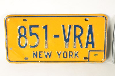 Lot 20 - A COLLECTION OF UNITED STATES AND CANADIAN NUMBER PLATES