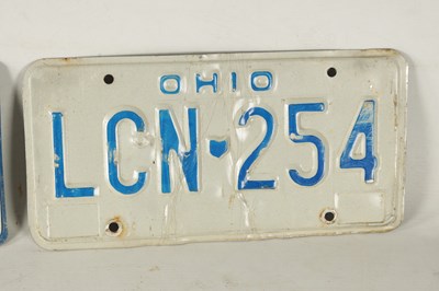 Lot 20 - A COLLECTION OF UNITED STATES AND CANADIAN NUMBER PLATES