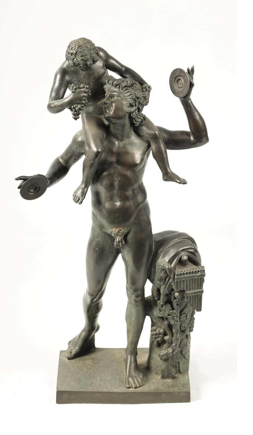 Lot 440 - A LARGE 19TH CENTURY FRENCH FIGURAL BRONZE SCULPTURE