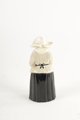 Lot 473 - A ROYAL WORCESTER PORCELAIN CANDLE SNUFFER