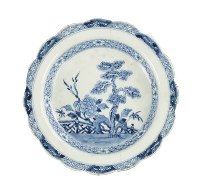 Lot 82 - AN 18TH CENTURY CHINESE BLUE AND WHITE PORCELAIN PLATE