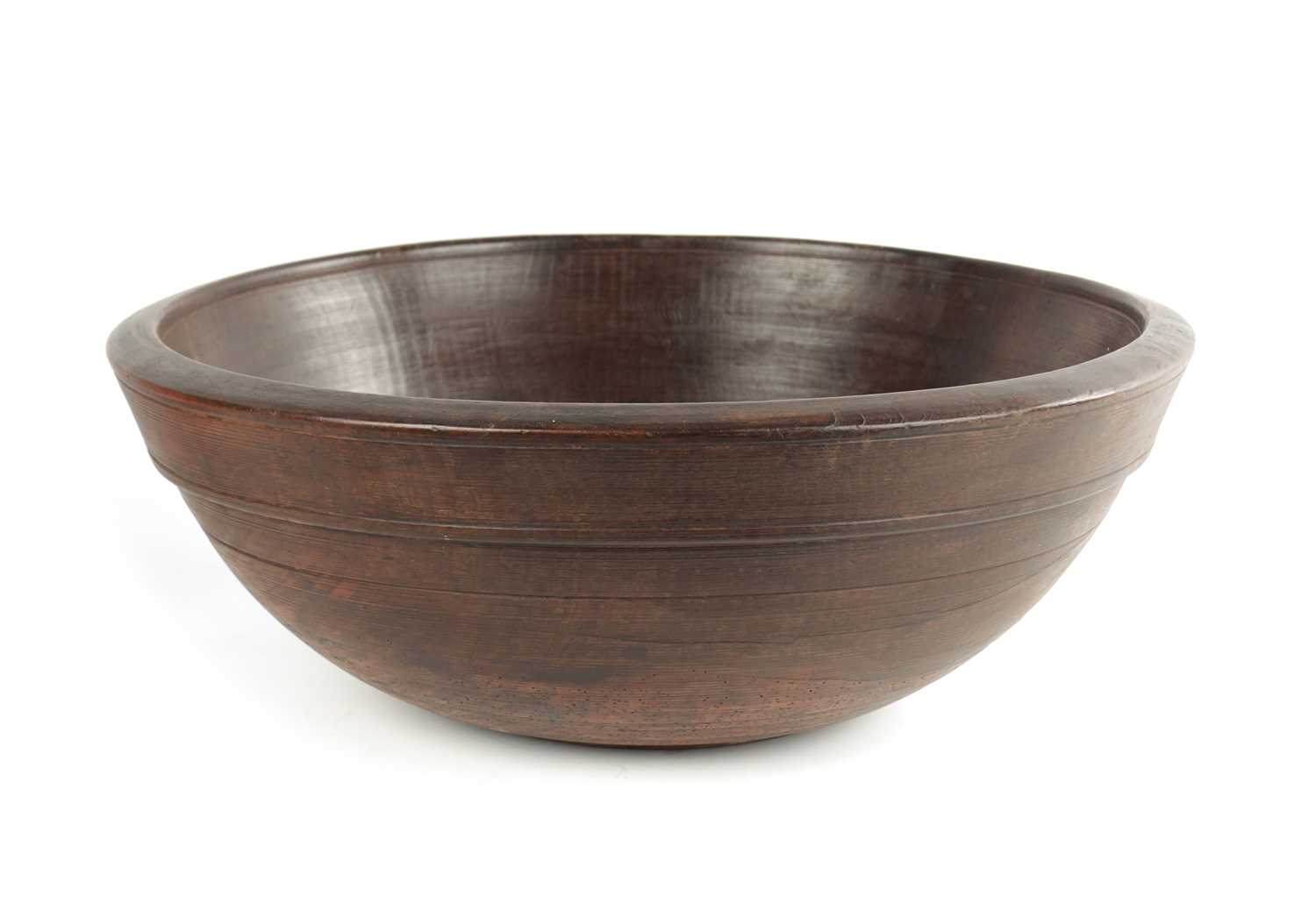 Lot 290 - A LARGE 19TH CENTURY TURNED FRUIT WOOD BOWL