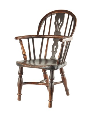 Lot 302 - A 19TH CENTURY ASH AND  ELM CHILDS WINDSOR CHAIR