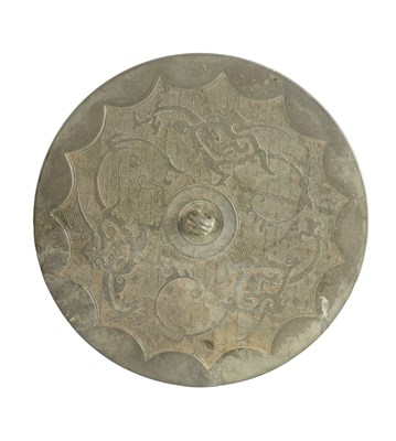 Lot 177 - A FINELY CAST WARRING STATES (475-221 BC) TYPE CIRCULAR BRONZE MIRROR