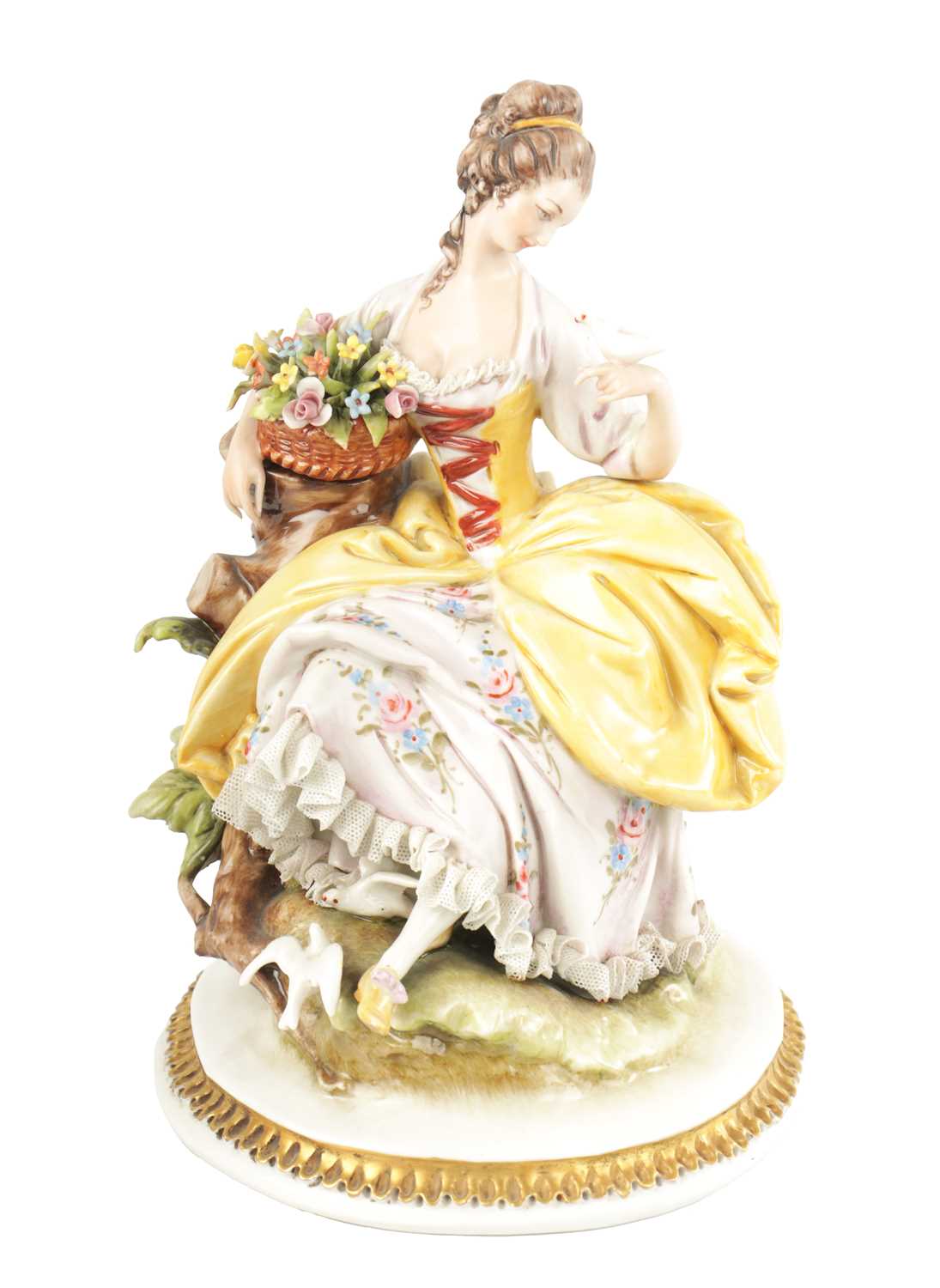 Lot 34 - A FINE GLAZED PORCELAIN CAPODIMONTE FIGURE GROUP