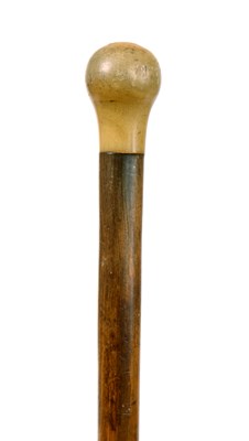 Lot 351 - A LATE 19th CENTURY HORN HANDLED WALKING CANE...