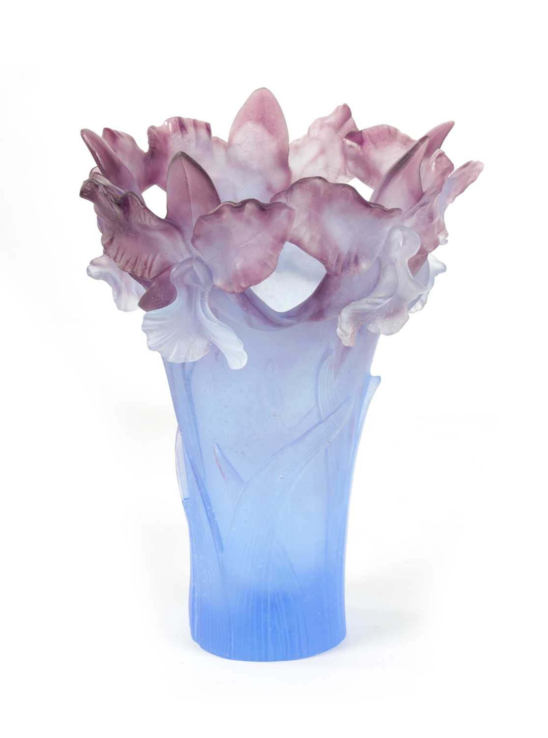 Lot 9 - A 20TH CENTURY DAUM PATE DE VERRE BEARDED IRISES COLOURED GLASS VASE