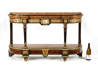 Lot 903 - A FINE 19TH CENTURY FRENCH AMBOYNA AND KINGWOOD ORMOLU MOUNTED SIDE TABLE