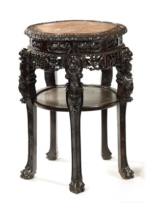 Lot 176 - AN OVERSIZED 19TH CENTURY CHINESE FINELY CARVED CENTRE TABLE /VASE STAND
