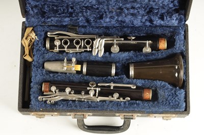 Lot 534 - A CASED BOOSEY & HAWKES CLARINET "77"