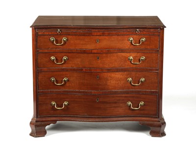 Lot 843 - A GEORGE III MAHOGANY SERPENTINE FRONTED CHEST OF DRAWERS