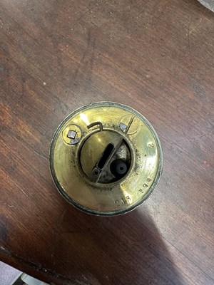 Lot 425 - A HAILWOOD & ACKROYD BRASS AND STEEL MINER'S LAMP NO 471