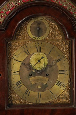Lot 671 - DIEGO EVANS, LONDRES (LONDON). A GEORGE III INLAID FIGURED MAHOGANY EIGHT DAY LONGCASE CLOCK