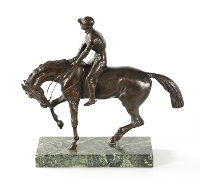 Lot 496 - A LATE 19TH CENTURY EQUESTRIAN BRONZE DEPICTING A RACEHORSE AND JOCKEY