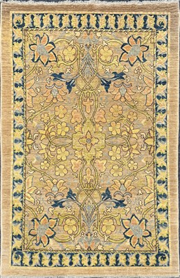 Lot 460 - A FINE CARPET OF ARTS AND CRAFTS DESIGN