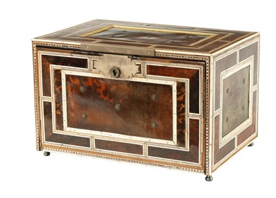 Lot 352 - A FINE 17TH CENTURY ANGLO PORTUGUESE TORTOISESHELL AND IVORY PANELLED TABLE CASKET OF LARGE SIZE