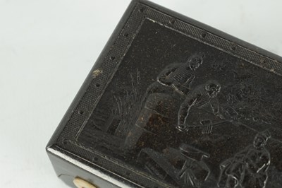 Lot 528 - A 19TH CENTURY MOULDED MUSICAL SNUFF BOX