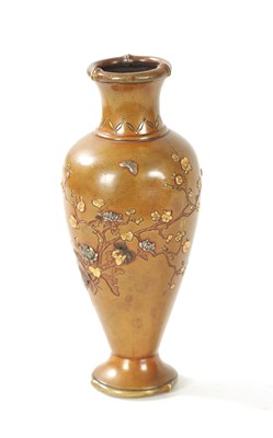 Lot 129 - A SMALL JAPANESE MEIJI PERIOD SHOULDERED MIXED METAL VASE