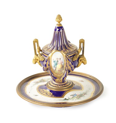 Lot 39 - A LATE 19TH CENTURY FRENCH SEVRES TYLE ORMOLU MOUNTED AND JEWELLED PORCELAIN INKWELL AND COVER
