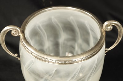 Lot 311 - A 19TH CENTURY CONTINENTAL FROSTED GLASS AND SILVER MOUNTED ICE PAIL