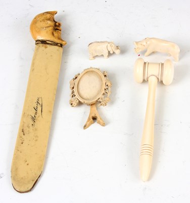 Lot 413 - A SELECTION OF IVORY ITEMS to include two...