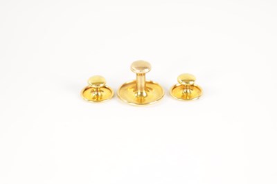 Lot 199 - A BOXED SET OF THREE 9CT GOLD GENTLEMAN’S DRESS STUDS