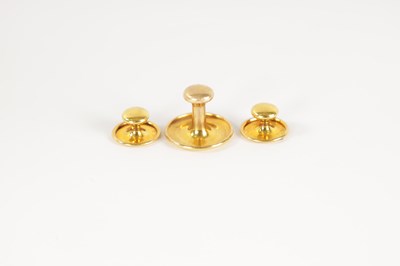 Lot 199 - A BOXED SET OF THREE 9CT GOLD GENTLEMAN’S DRESS STUDS