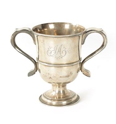 Lot 293 - A GEORGE III SILVER LOVING CUP