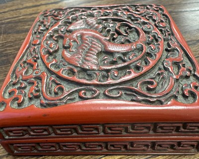 Lot 108 - AN 18TH/19TH CENTURY CHINESE CINNABAR CARVED LACQUERWORK BOX