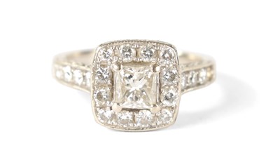Lot 191 - A 14CT WHITE GOLD SOLITAIRE DIAMOND RING