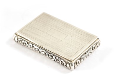 Lot 116 - A MID 19TH CENTURY CHINESE SILVER SNUFF BOX