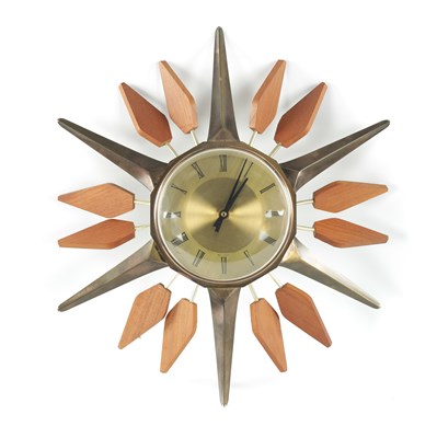 Lot 1129 - A STYLISH 1960’S BRASS AND TEAK STARBURST WALL CLOCK