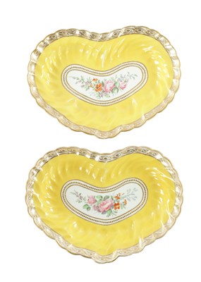 Lot 291 - A PAIR OF 19TH CENTURY COALPORT DISHES