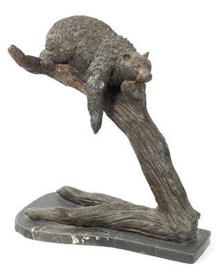 Lot 120 - A 20TH CENTURY BRONZE BEAR SCULPTURE