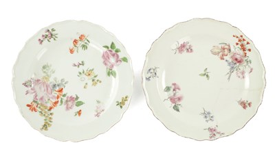 Lot 525 - A SIMILAR PAIR OF MID 18 CENTURY CHELSEA FLORAL PLATES