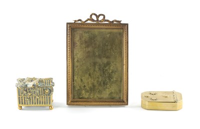 Lot 9 - A REGENCY BRASS SNUFF BOX AND OTHER ITEMS