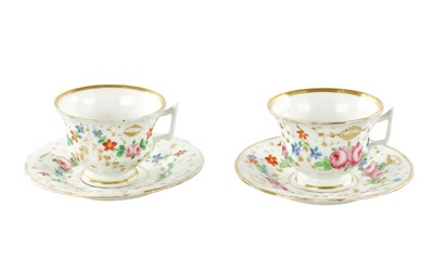 Lot 96 - A PAIR OF SPODE-TYPE CUP AND SAUCERS
