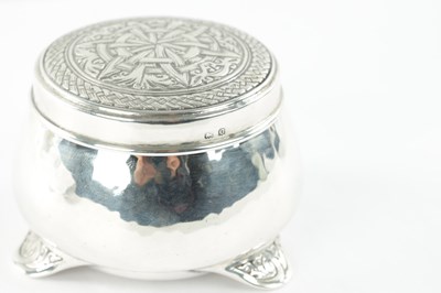 Lot 713 - A LIBERTY & CO. ARTS AND CRAFTS SILVER LIDDED BOX DESIGNED BY BERNARD CUZNER