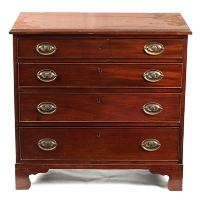 Lot 103 - A SMALL GEORGE III MAHOGANY CHEST OF DRAWERS