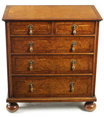 Lot 538 - A SMALL REPRODUCTION BURR WALNUT WILLIAM AND MARY STYLE CHEST OF DRAWERS