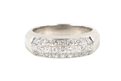 Lot 262 - AN 18CT WHITE GOLD AND DIAMOND ETERNITY RING